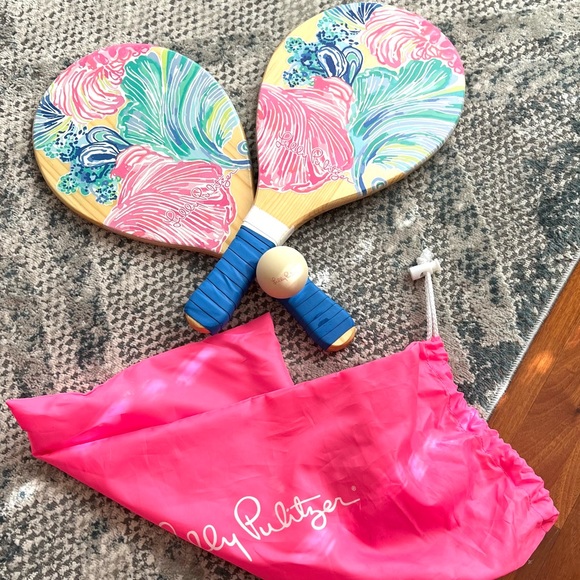 Lilly Pulitzer Beach Paddle
Ball Set/Pro Kadima Beach Please print 4 piece set - Picture 6 of 9